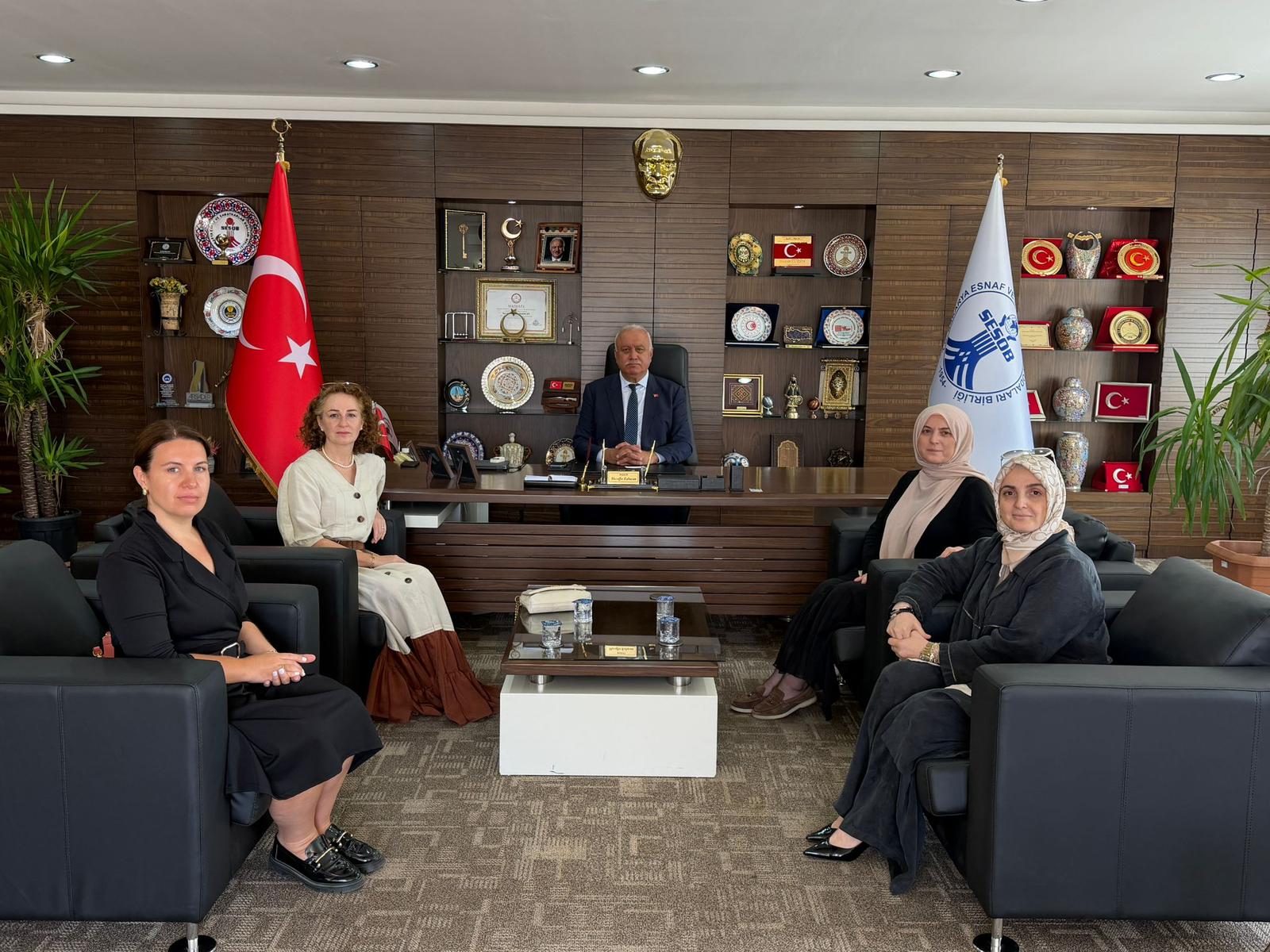 İSÜAD Yönetiminden SESOB’a Ziyaret
