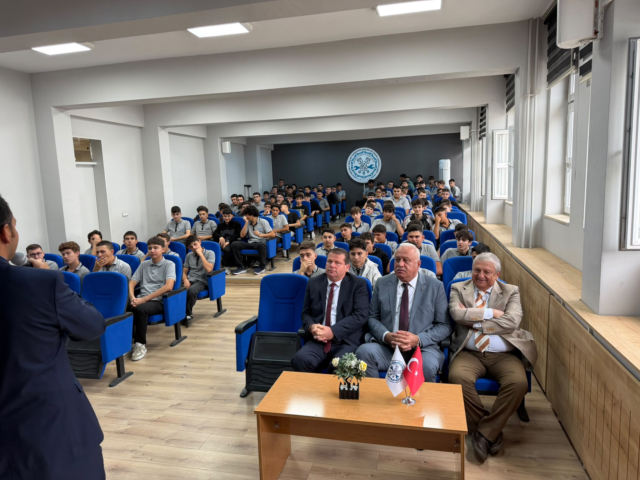Geleceğin Ustaları İlk Derste SESOB Başkanı Muzaffer Kabacan ile Buluştu