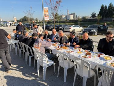 Serdivan Kapalı Pazar Yeri esnafıyla kahvaltı buluşması - Fotoğraf 1